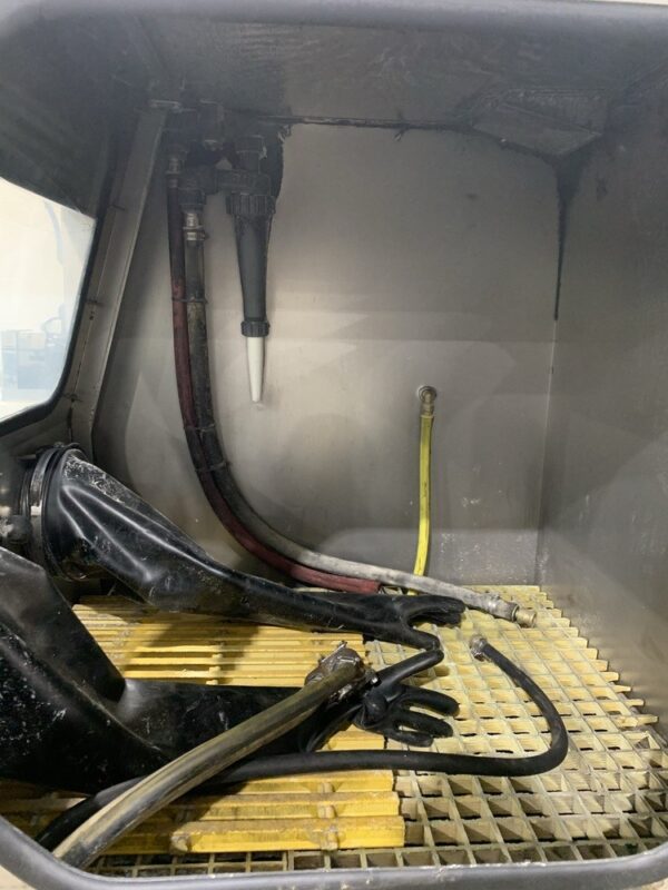 Wet Technologies WT36SS Manual Wet Blasting Cabinet - #50276 - Image 3