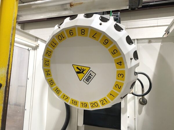 Fanuc Robodrill Alpha-T21iD | 20"X, 16"Y, 13"Z, 20K RPM, 21-ATC - #50425 - Image 3