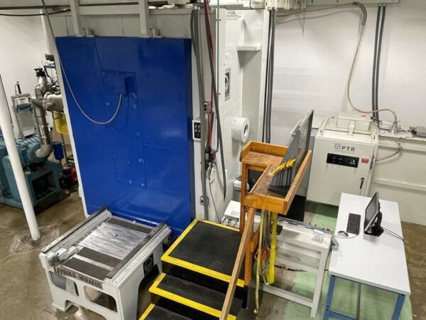 Electron Beam Welder Leybold-Heraeus (PTR) | 25kW, 63"Wx79"Dx89"H Chamber, Retrofit 2013 - #50981 - Image 4