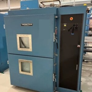25"W x 15"D x 15"H Thermotron ATS-320-V-10-705-LN2 | Hot to 200C, Cold to -73C - #51449