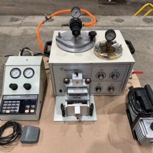 W&W Co. 0661 Vacuum Wax Injector | 30 psi, 240V, Auto-Clamp, Pressure Controller - #51513